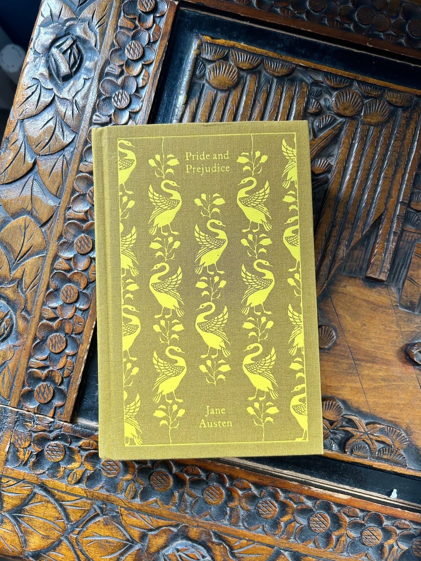 Pride & Prejudice by Jane Austen: Penguin Clothbound Classics - Looking Glass Books -