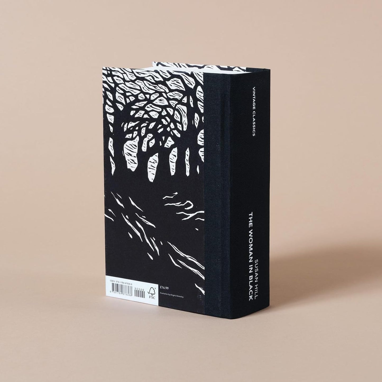 The Woman in Black by Susan Hill : Vintage Quarterbacks Edition - Looking Glass Books - 